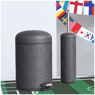 comprar Apoyo a la selección de vacaciones Cubo de basura de baño de acero inoxidable con mini pedal y cepillo de inodoro Serie de fútbol Fabricación en línea