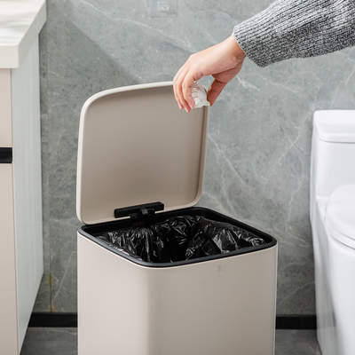 comprar Rectangle Defender Serie contenedor de residuos suave cerrar el baño de acero inoxidable Pedal bote de basura para el baño Fabricación en línea