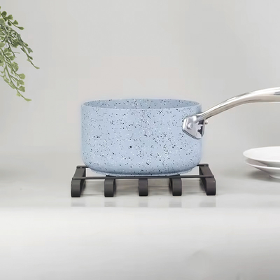comprar Pólvora negra recubierta de forma cuadrada Top Trivet de metal de lujo Trivet de alambre de hierro para el hogar decorativo Fabricación en línea