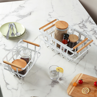 Casa Cocina Decorativa Cesta de almacenamiento de alambre de metal blanco con mango de madera