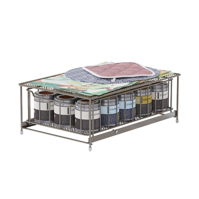 Mantenga la cocina ordenada con una cesta de almacenamiento corredera rectangular debajo del fregadero